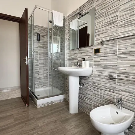 Corso Novara - 8 Posti Letto E Self Check-in Vicino La Stazione Di Lejlighed