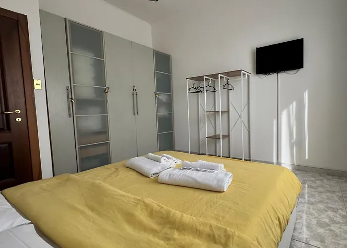 Corso Novara - 8 Posti Letto E Self Check-in Vicino La Stazione Di Апартаменты