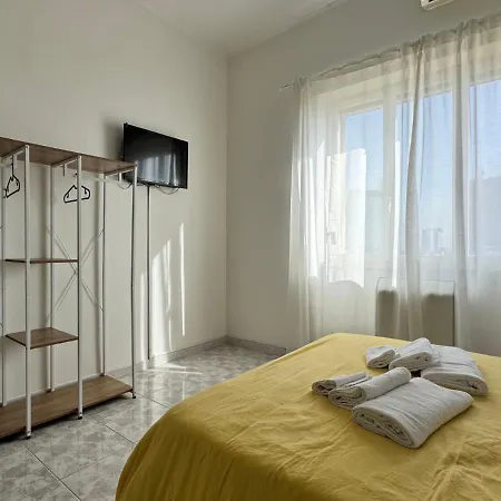Corso Novara - 8 Posti Letto E Self Check-in Vicino La Stazione Di Appartamento Napoli